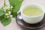 どくだみの葉から健康に役立つ『どくだみ茶』の作り方と効能、注意点