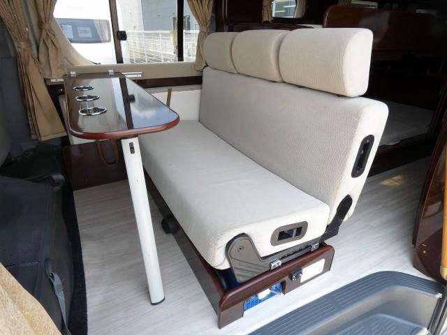 キャンピングカー