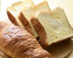 固くなってしまったパンを柔らかくして美味しく食べる方法